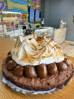 Brownie con D. de Leche y Merengue